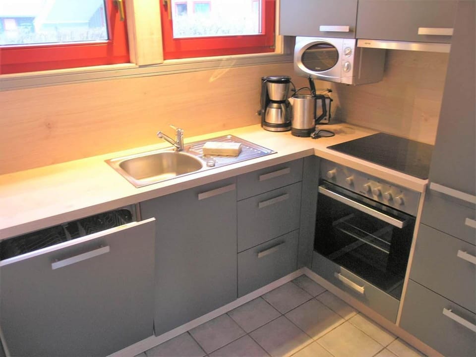 House | Private kitchen | Electric kettle, toaster, highchair