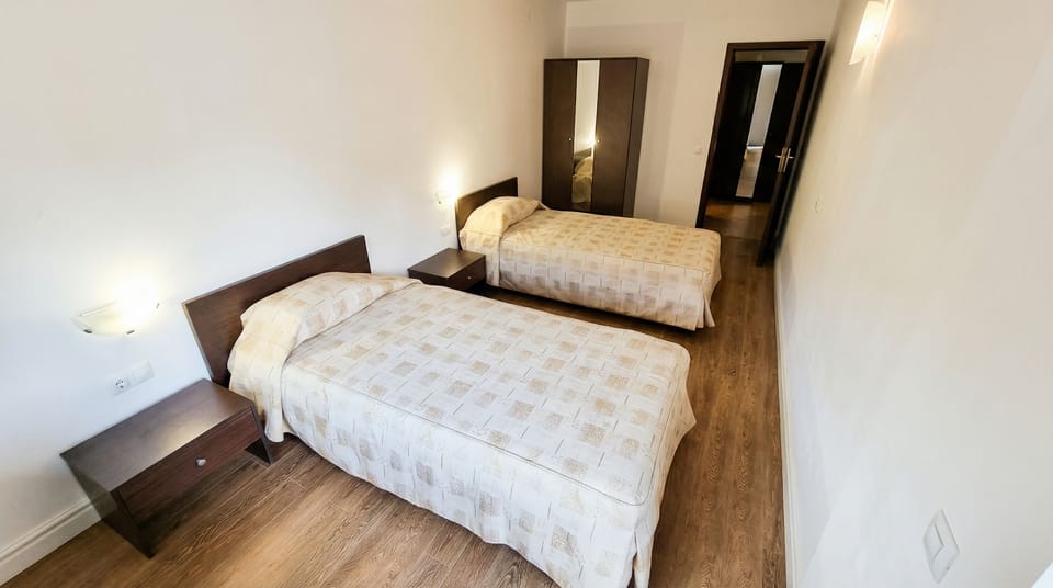 Mountain Paradise 2 - Cosy 2 Bed Mountain View Apartment - Washer Apartment in Bansko