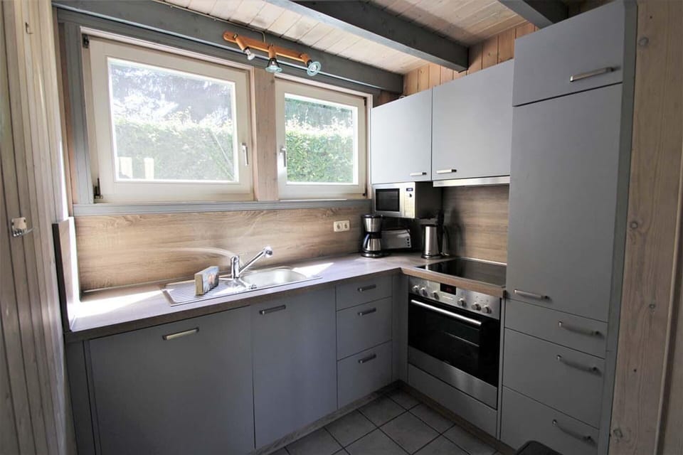 House | Private kitchen | Electric kettle, toaster, highchair