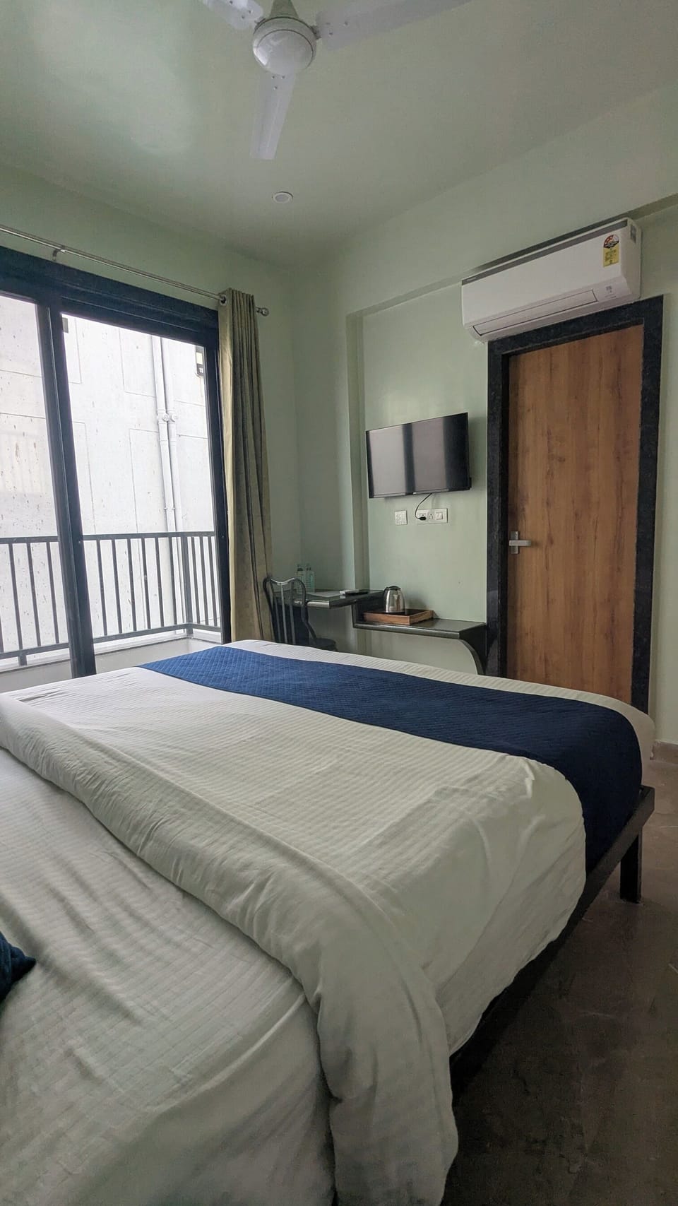 Standard Room | Desk, soundproofing, free WiFi, bed sheets