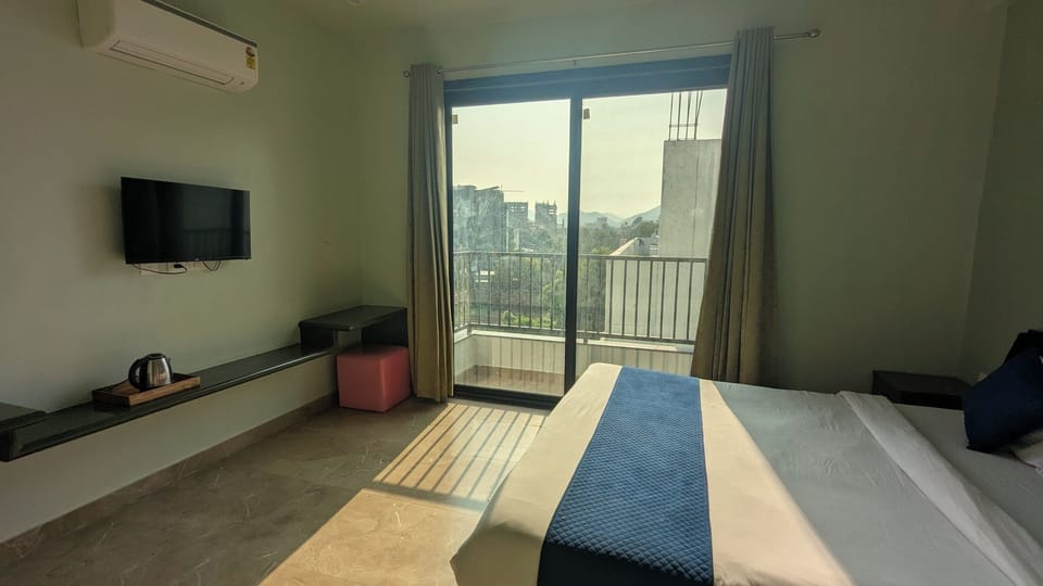 Super Deluxe Room | Desk, soundproofing, free WiFi, bed sheets