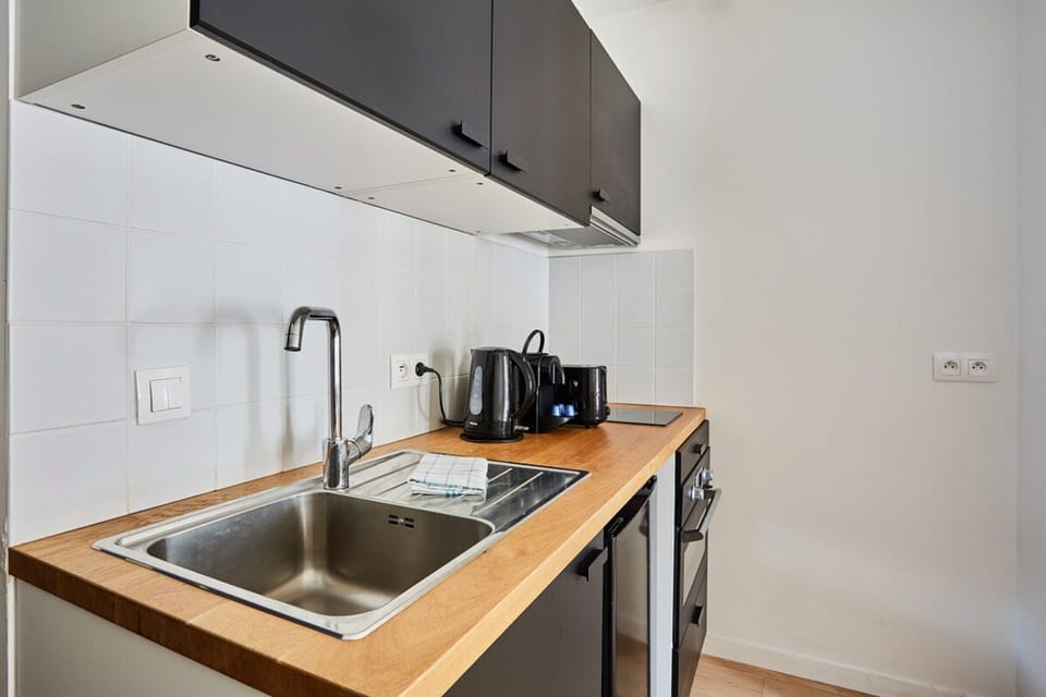 Apartment | Private kitchen | Coffee/tea maker, fridge, microwave, stovetop