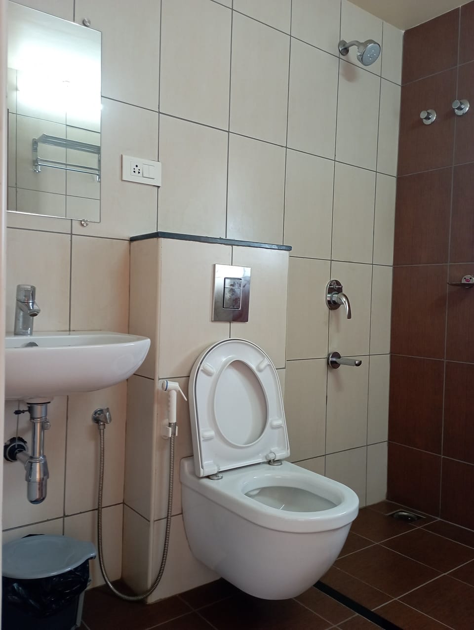 Deluxe Double Room, 1 Double Bed, Air conditioning | Iron/ironing board, free WiFi