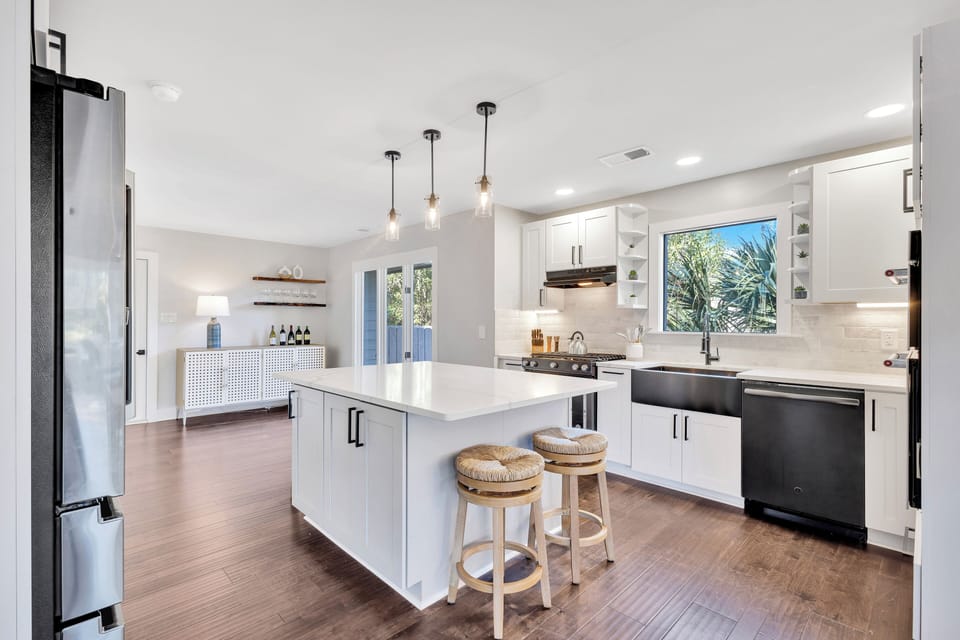 Completely renovated in 2024, the kitchen boasts all-new cabinets, countertops, and top-shelf appliances.