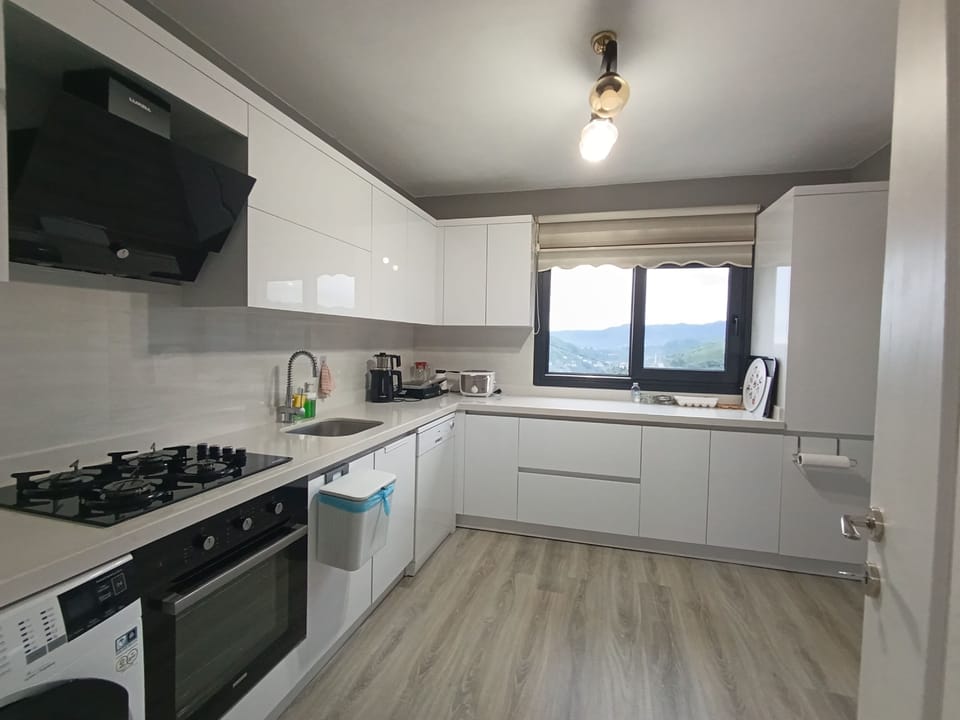 Villa, River View, Mountainside | Private kitchen | Paper towels