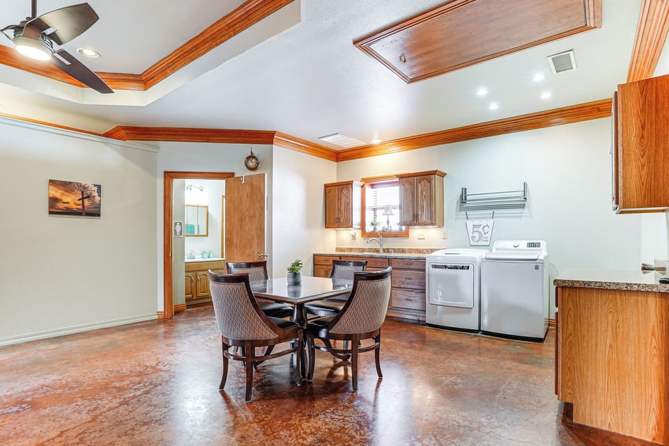 House (1 Bedroom) | Interior