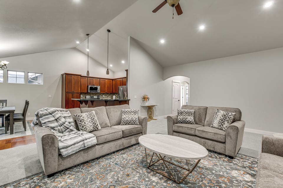 House (4 Bedrooms) | Interior