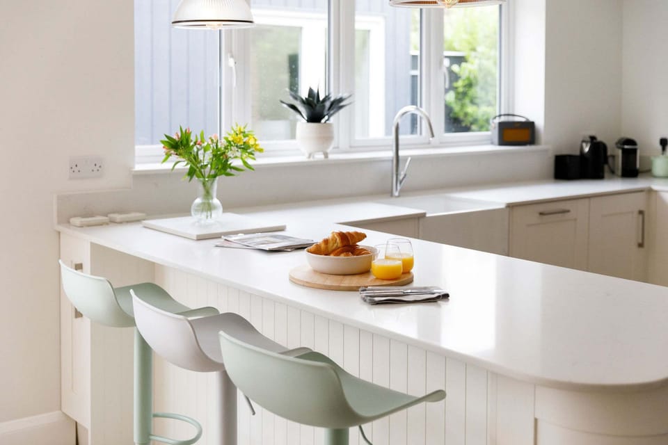 House | 4 bedrooms, desk, Internet