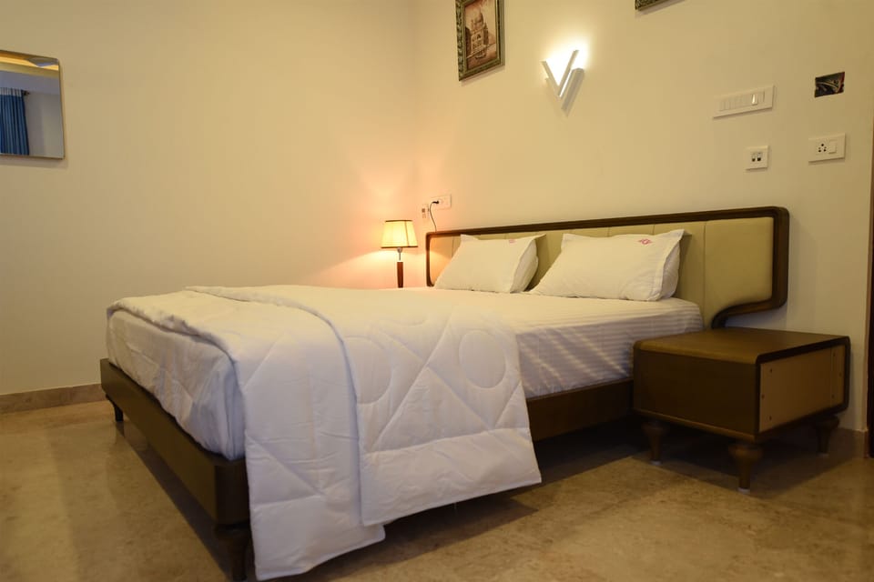 Deluxe Double Room | Free WiFi
