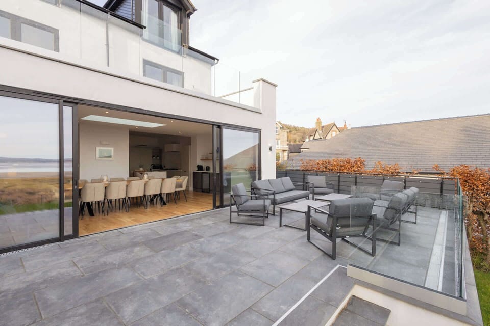 Bay View, Grange-over-Sands - Host & Stay 