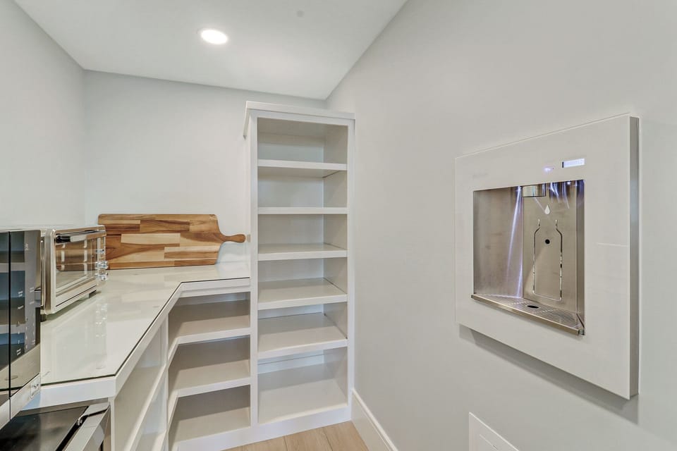 25 Singleton Beach | Pantry - 25 Singleton Beach | Pantry