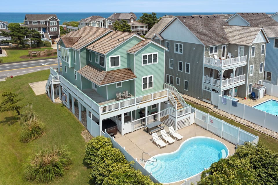 EE46: The Happy Crab | Back Exterior