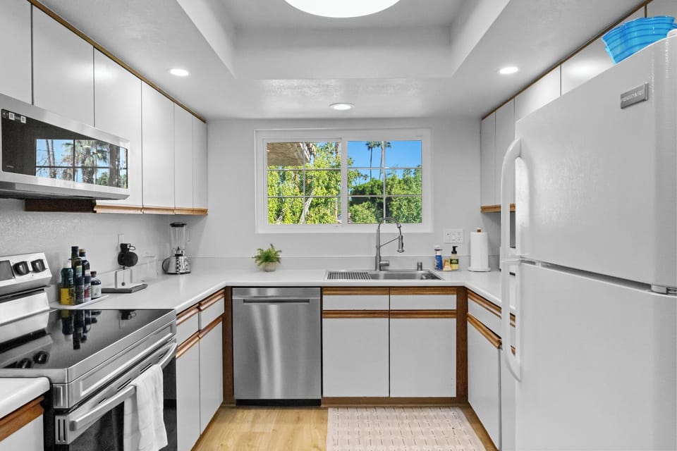 K0451 - Kitchen Area