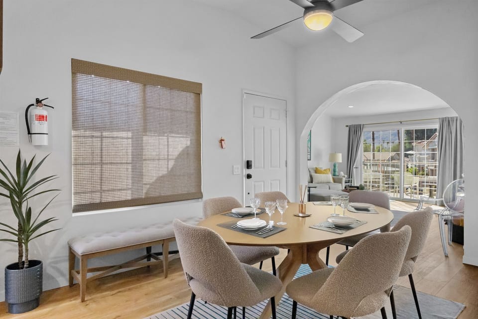 K0451 Dining Table Area