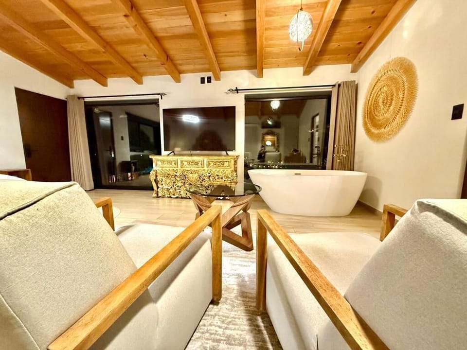 Superior Studio Suite | WiFi (free), bed sheets