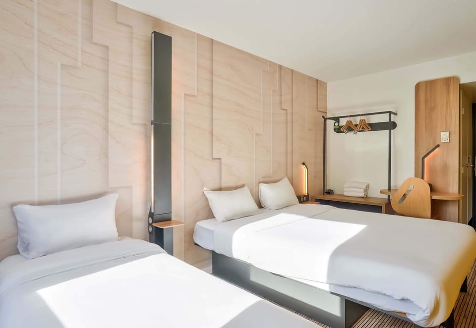 Triple Room | Premium bedding, desk, soundproofing, free WiFi