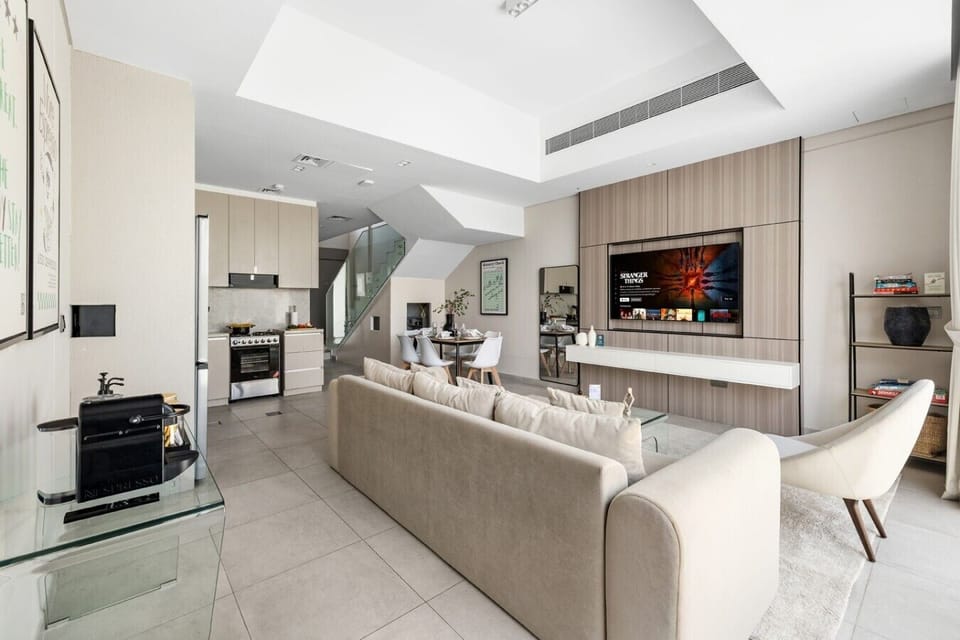 Open concept living, dining, and kitchen area