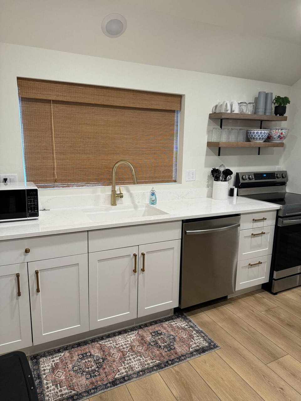 Quartz Countertops and Stainless Steel Appliances