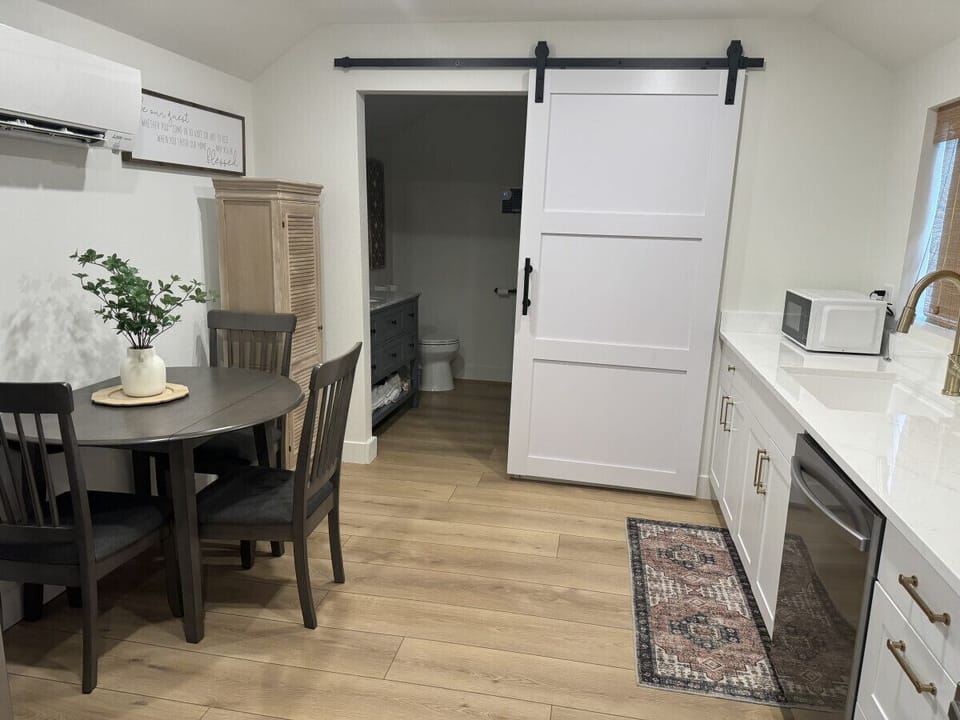 Fully Equipped Kitchen and Dining Table for 3