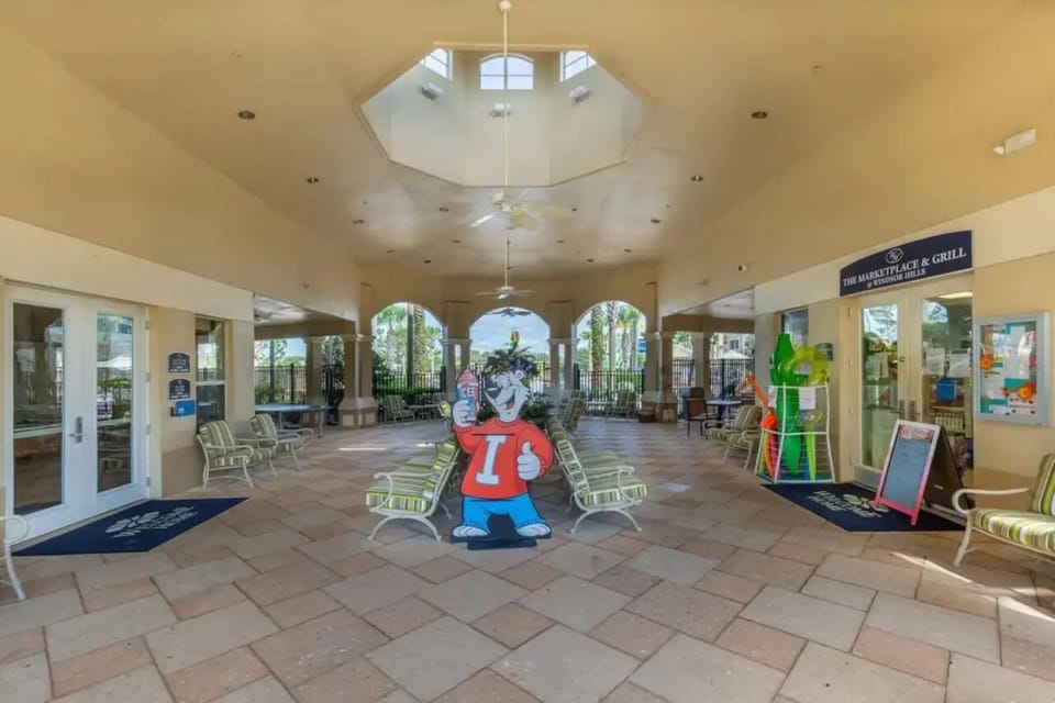 Welcome Center facilities and shop