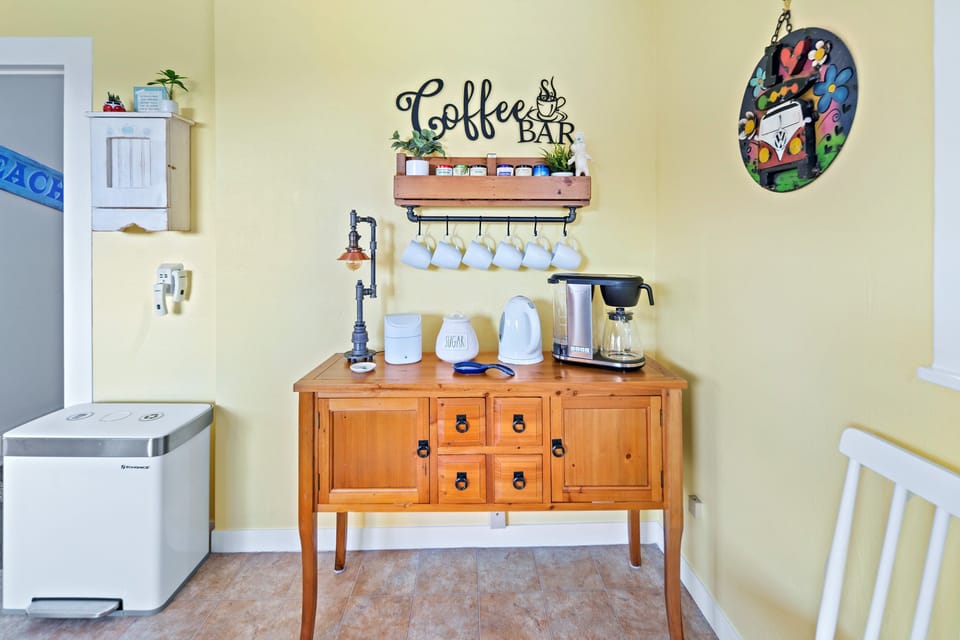 Drip coffee
Tea