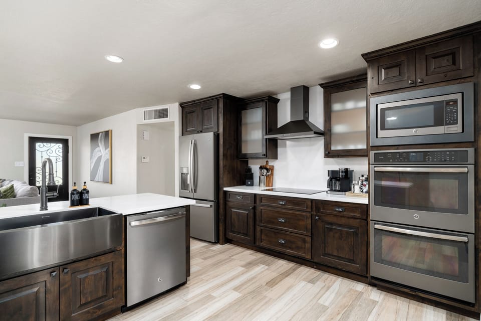 Modern kitchen, perfect for cooking family meals!