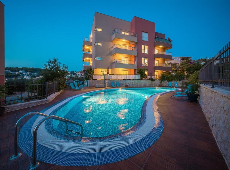 Apartment (Three Bedroom Apartment with Sea View) | Exterior