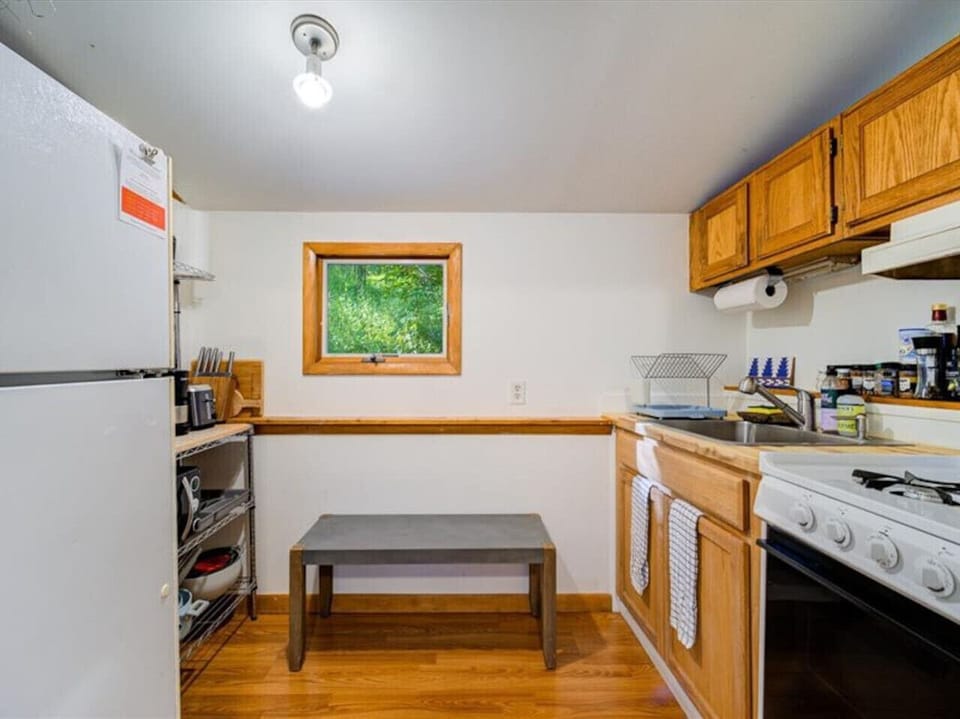 Full Kitchen with Gas Stove & Oven
