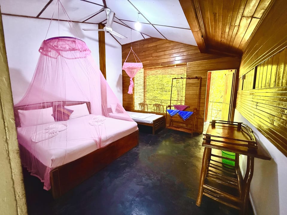 Classic Room | WiFi (free), bed sheets