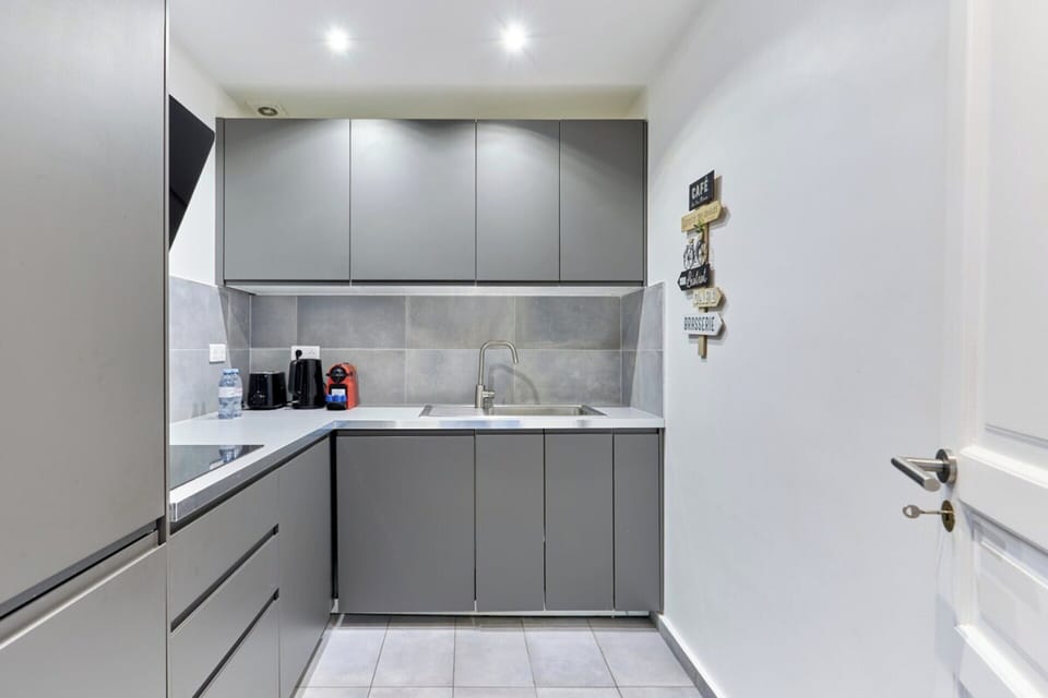 Apartment | Private kitchen | Coffee/tea maker, fridge, microwave, stovetop