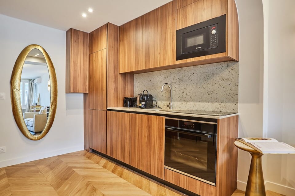 Apartment | Private kitchen | Cookware/dishes/utensils