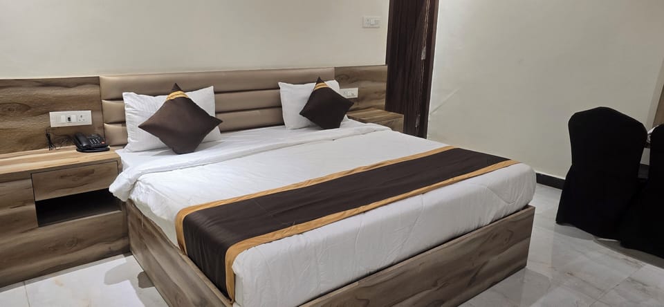 Premium bedding, in-room safe, individually furnished, desk