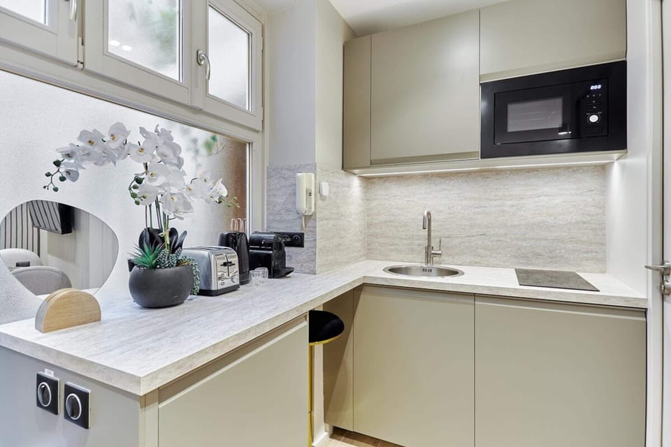 Apartment | Private kitchen | Fridge, cookware/dishes/utensils, cleaning supplies