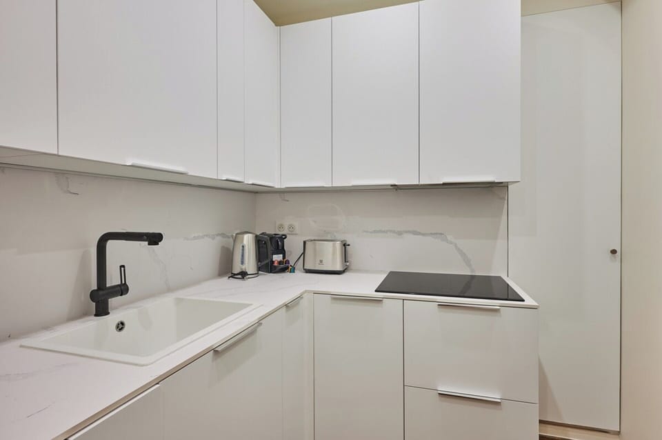 Apartment | Private kitchen | Coffee/tea maker, fridge, microwave, oven