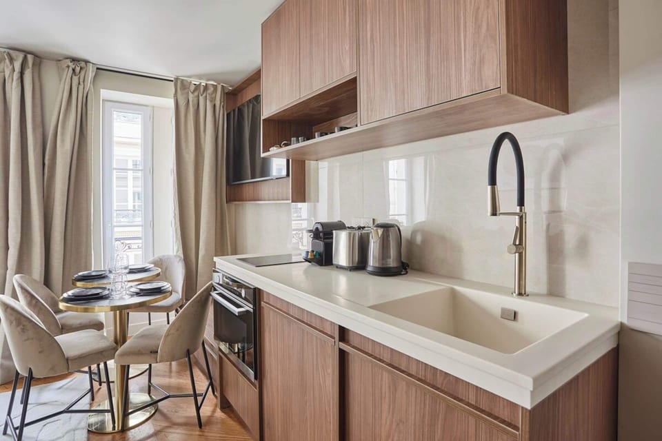 Apartment | Private kitchen | Fridge, microwave, oven, stovetop