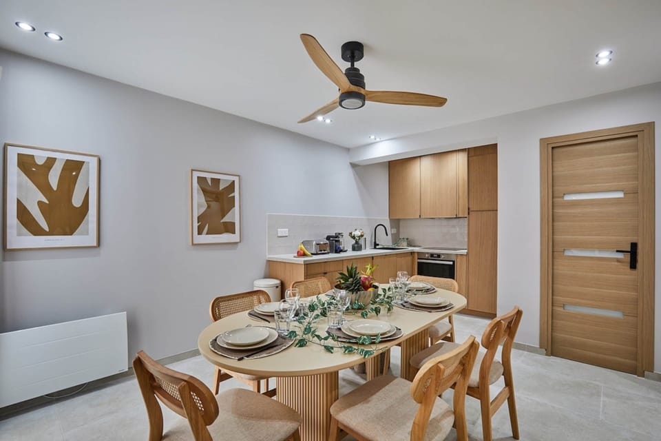 Apartment | Dining