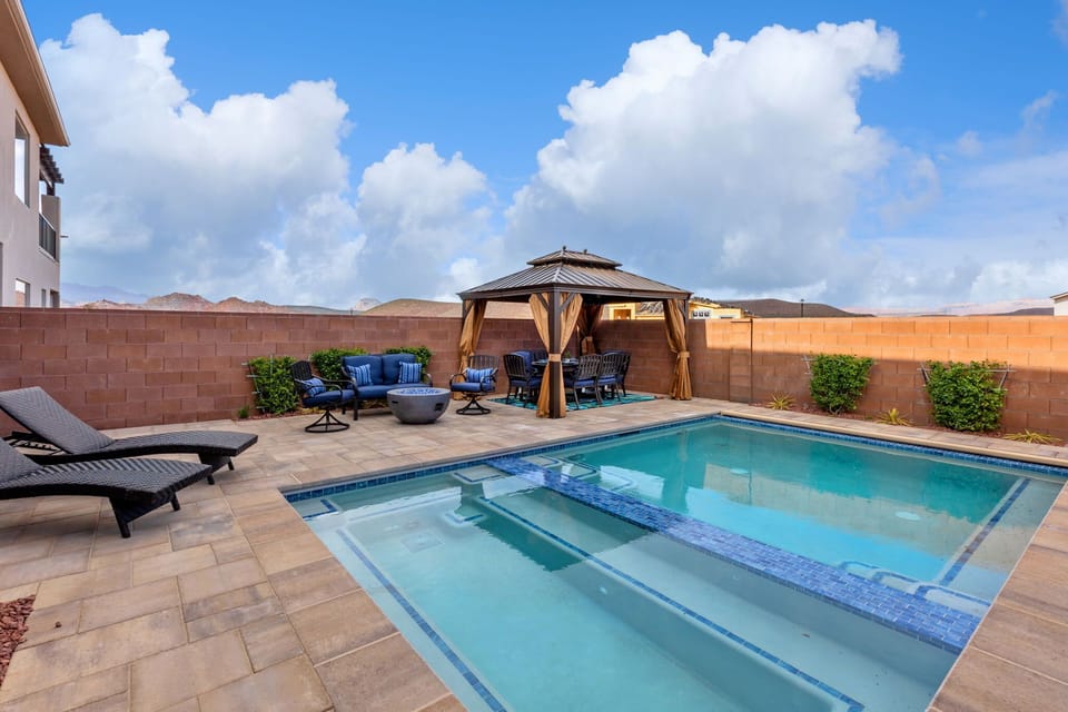 Private Pool & Hot Tub