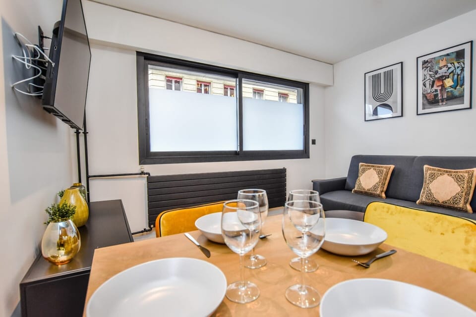 Apartment | Dining