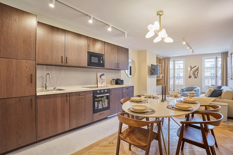 Apartment | Dining