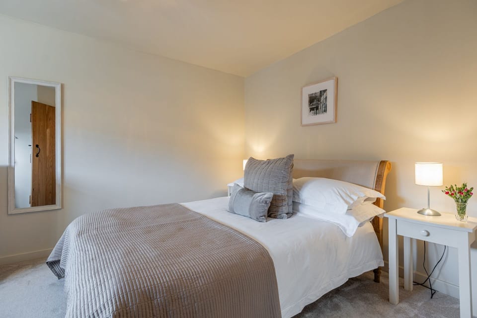 King's Cottage Sitting Room - StayCotswold
