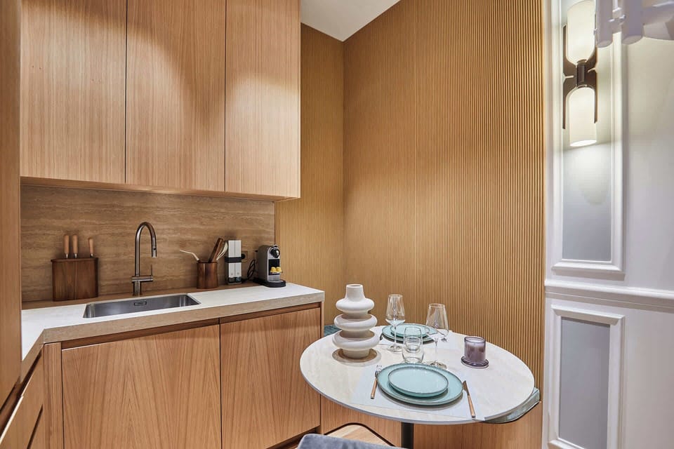 Cuisine entièrement équipée avec espace repas