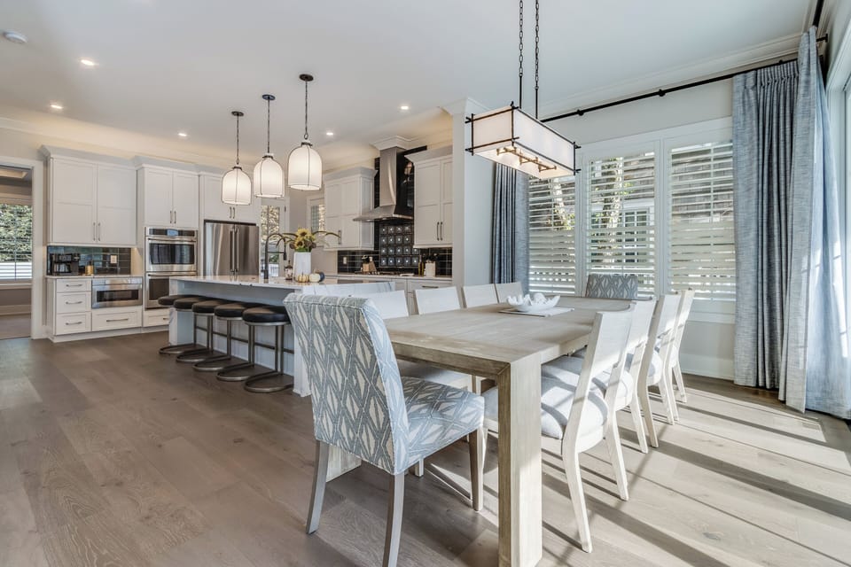 Dining Area to Kitchen