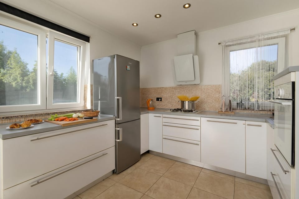Family House, 3 Bedrooms, Microwave (Villa Kristina Family Retreat with) | Private kitchen