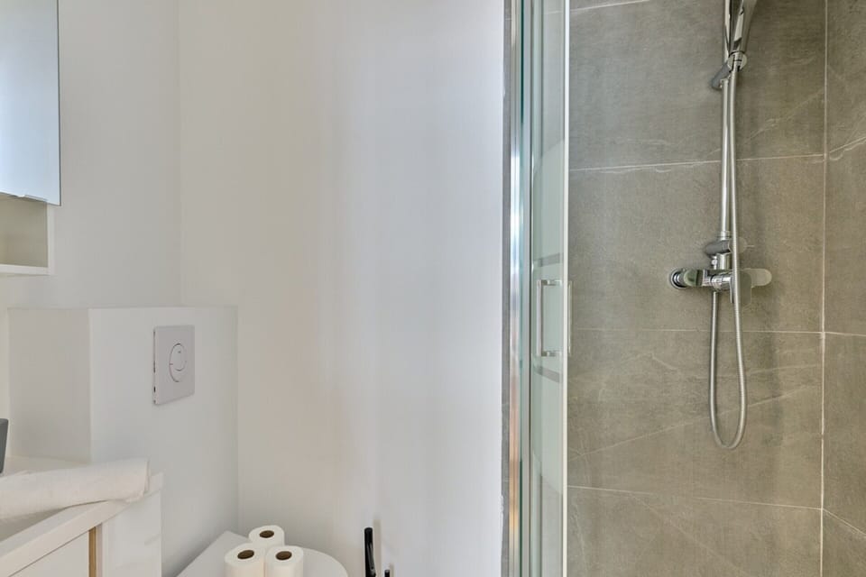 Apartment | Bathroom