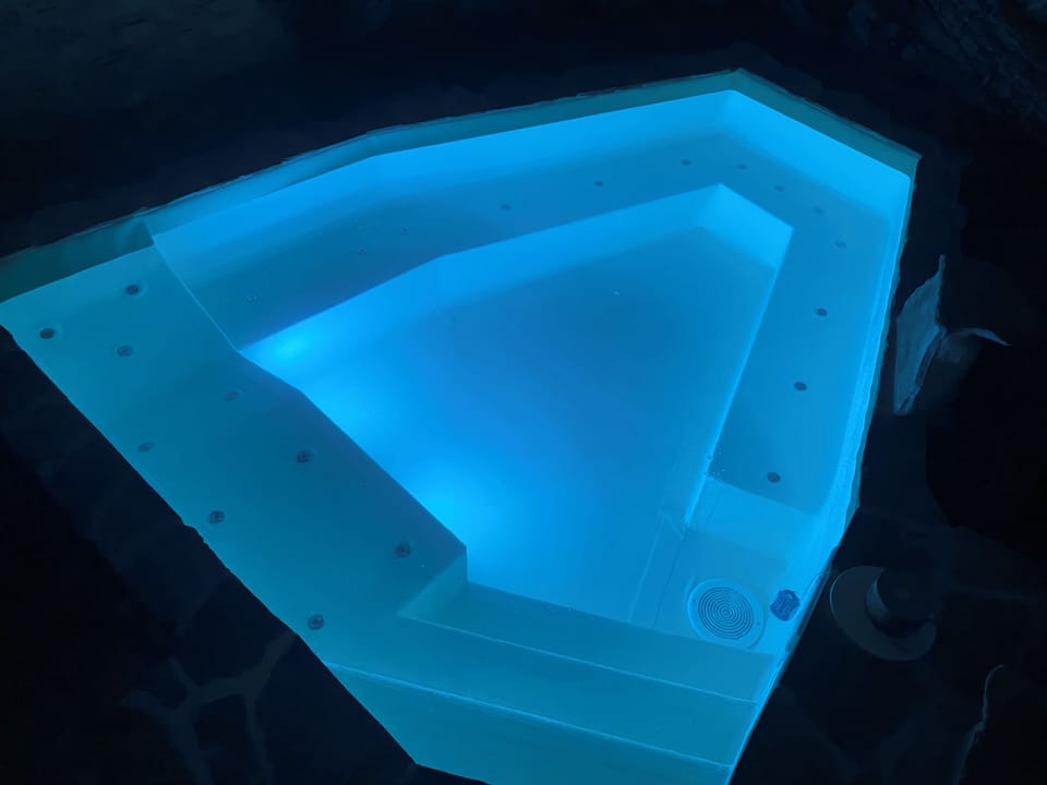 Hot tub, massages