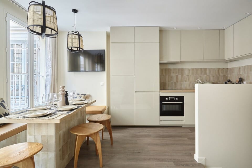 Apartment | Private kitchen | Fridge, microwave, stovetop, dishwasher