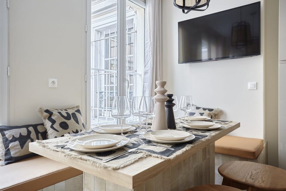 Apartment | Dining