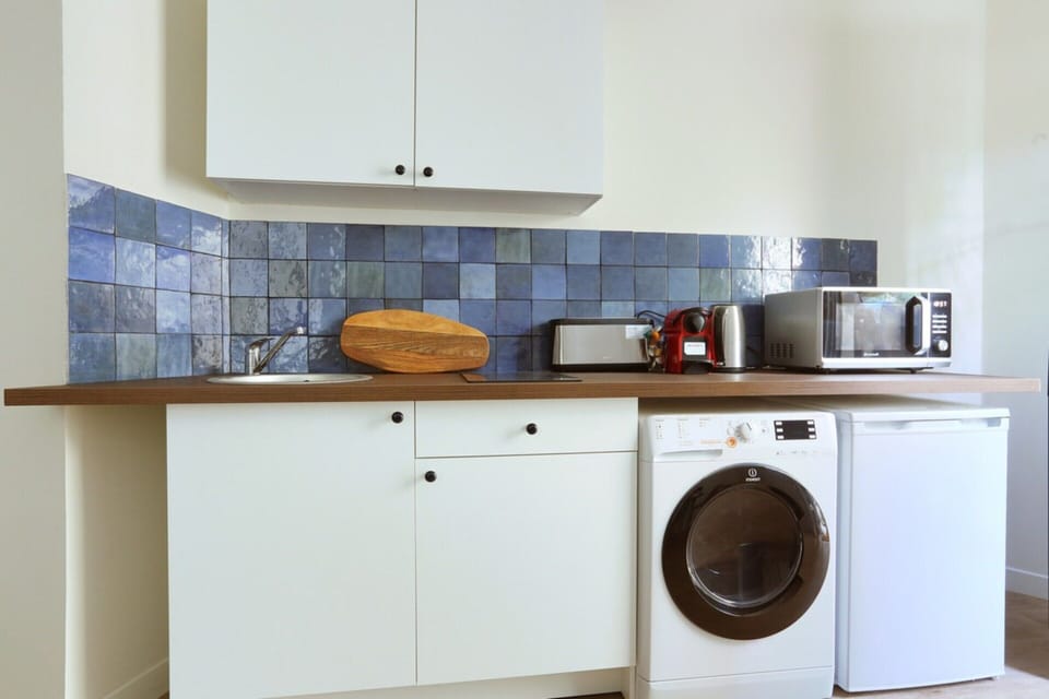 Apartment | Private kitchen | Coffee/tea maker, fridge, microwave, stovetop