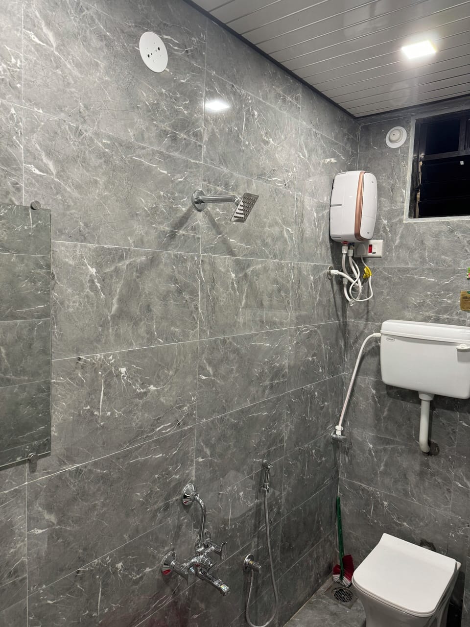 Deluxe Double Room, Mountain View | Bathroom | Shower, towels, soap, shampoo