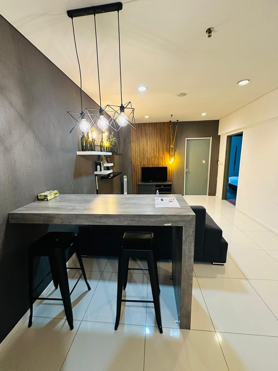 Superior Double Room, Balcony, City View | Living area | 42-inch TV with cable channels